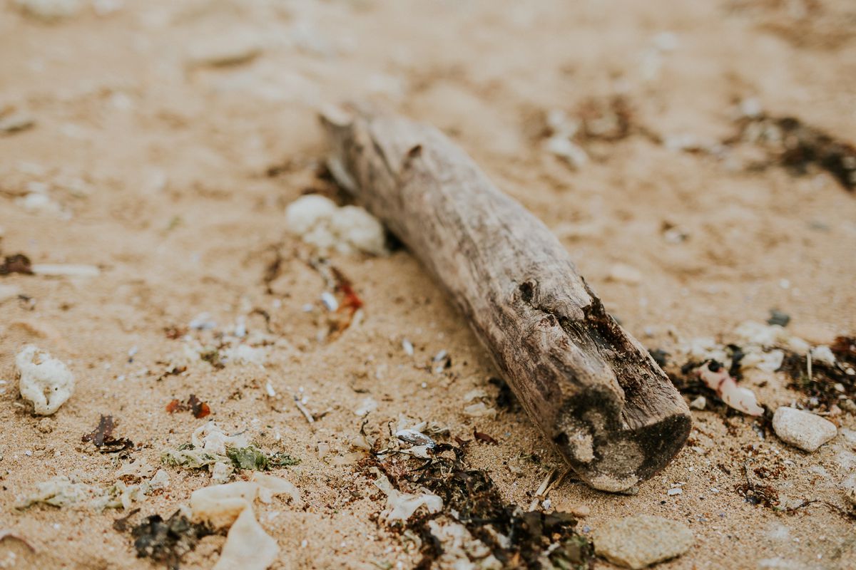 seance-couple-engagement-plage-saint-aubin-falaises-nicolasdesvages_0010.jpg