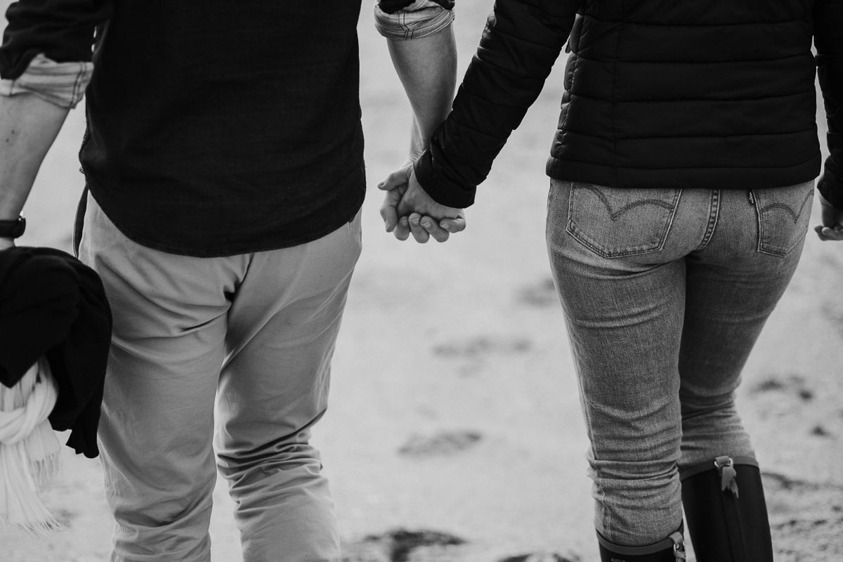 seance-couple-engagement-plage-saint-aubin-falaises-nicolasdesvages_0024.jpg