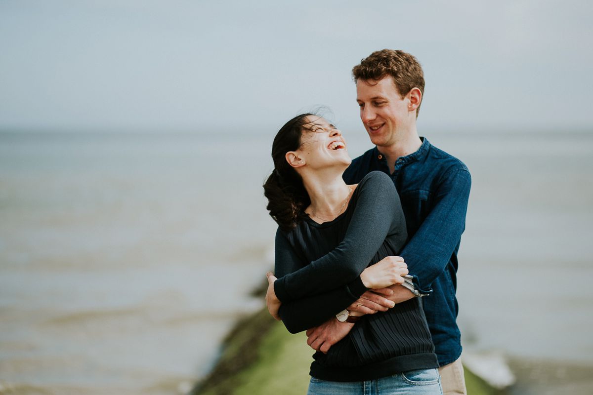 seance-couple-engagement-plage-saint-aubin-falaises-nicolasdesvages_0040.jpg