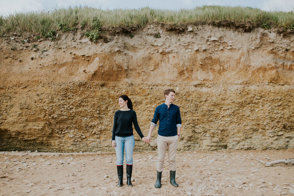 seance-couple-engagement-plage-saint-aubin-falaises-nicolasdesvages_0052.jpg