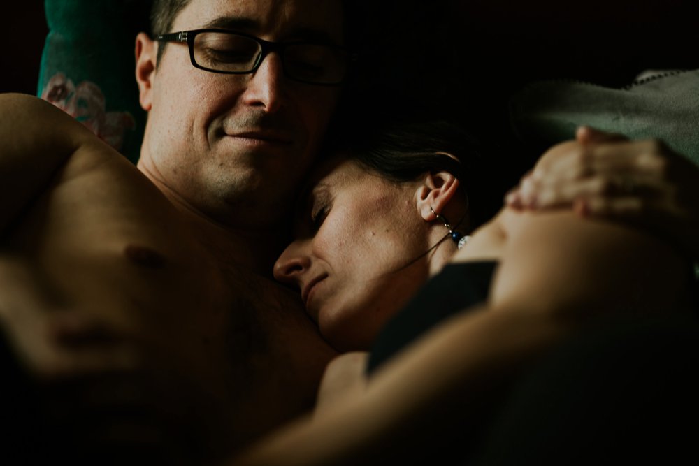 photographe-seance-couple-intimiste-cocooning_0019.jpg