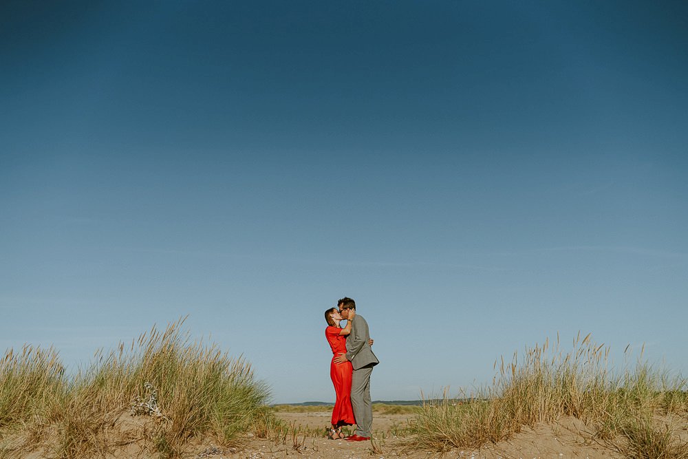 seance-photo-couple-rock-plage-normandie_0061.jpg