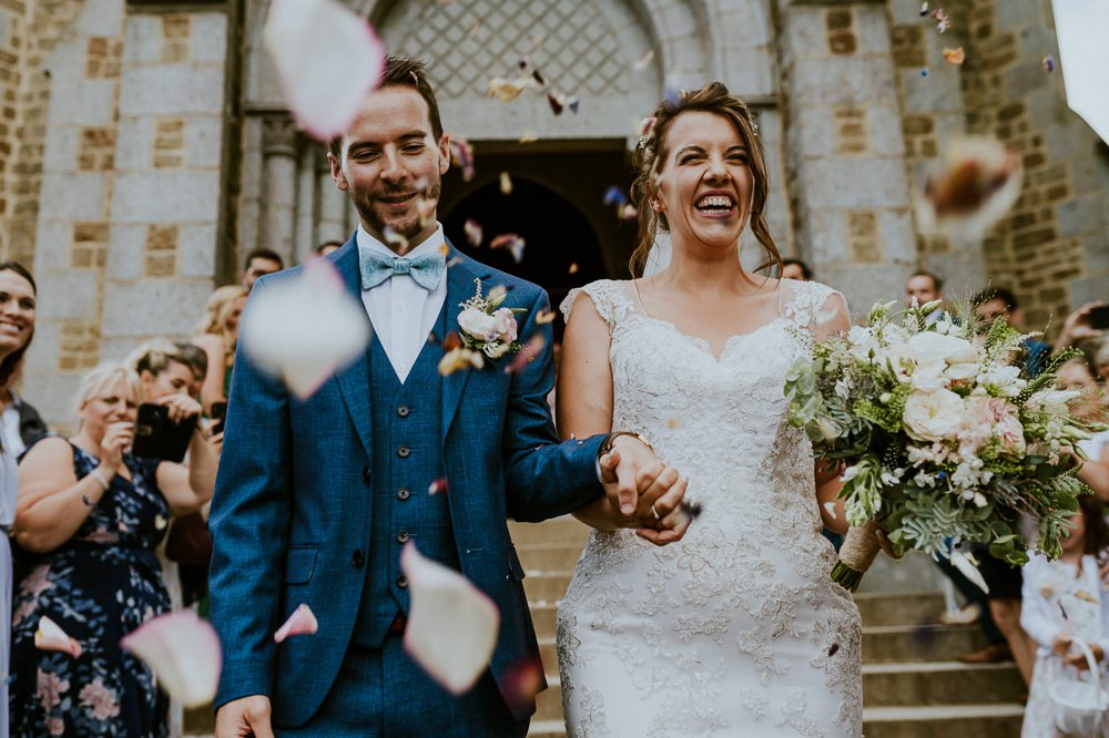 photographe-mariage-sortie-eglise-normandie_0001.jpg