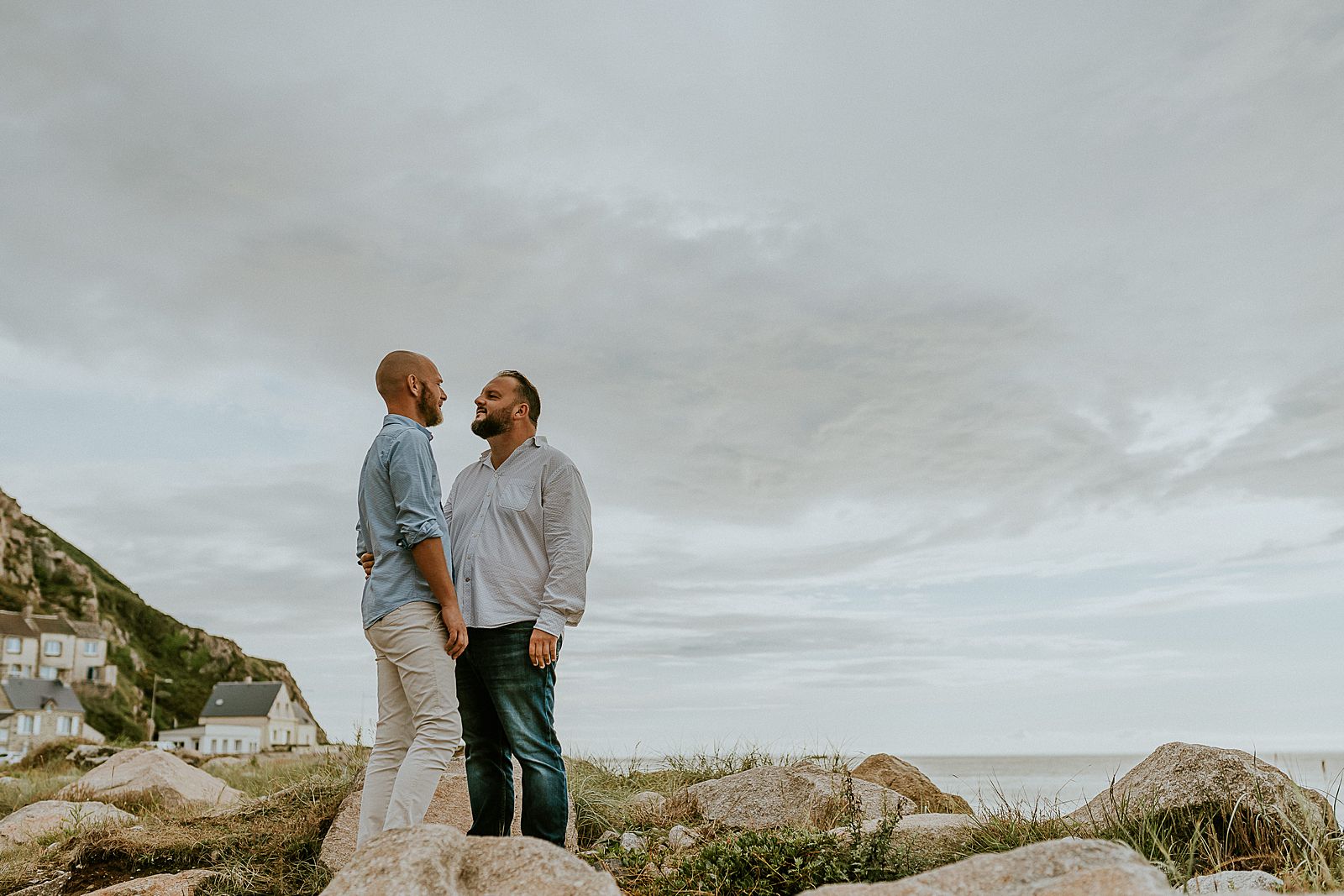 seance-photo-amoureux-gay-falaises-dielette-manche_0063.jpg